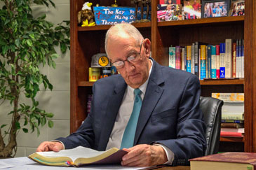 Pastor Tom Keelin
